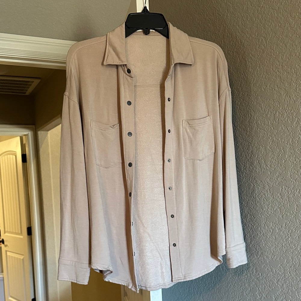 Women’s Tan Casual lightweight shacket